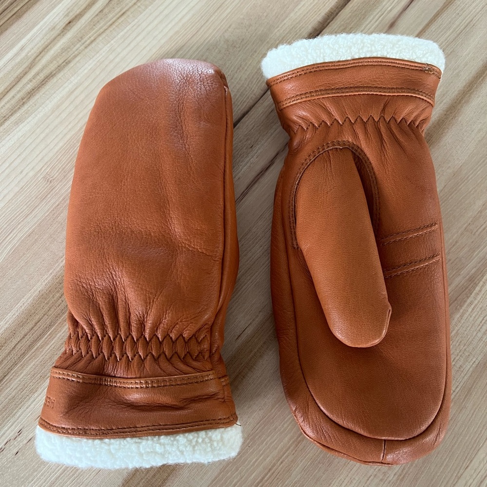 NWOT Hestra / Boda Mitt / Size 7 / Color Cork